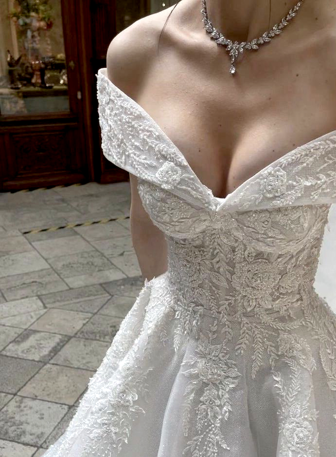 brautkleid mit korsett